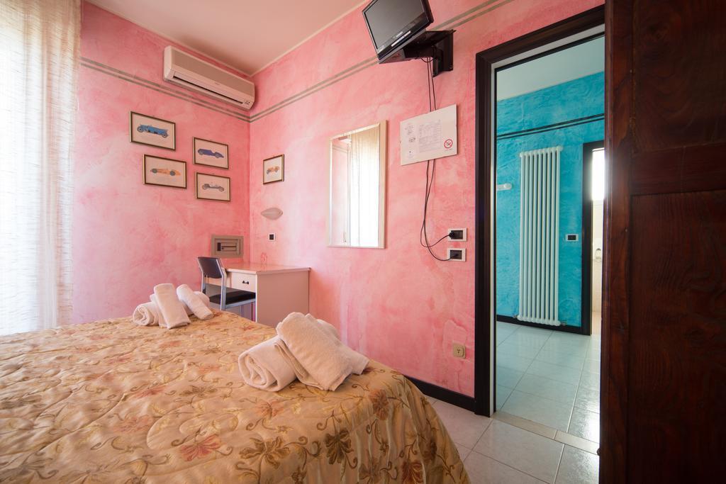 Amba Hotel Rimini Bagian luar foto