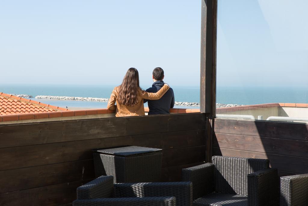 Amba Hotel Rimini Bagian luar foto