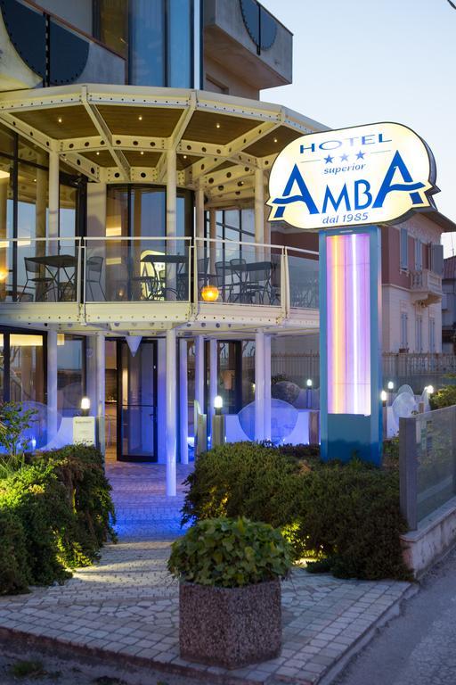 Amba Hotel Rimini Bagian luar foto
