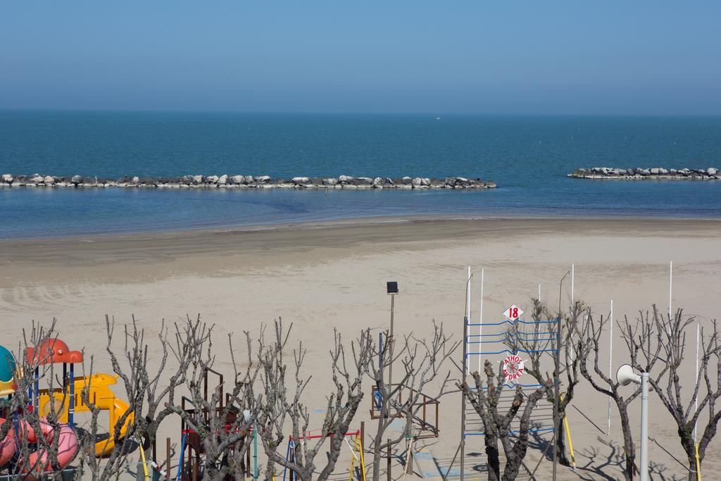 Amba Hotel Rimini Bagian luar foto