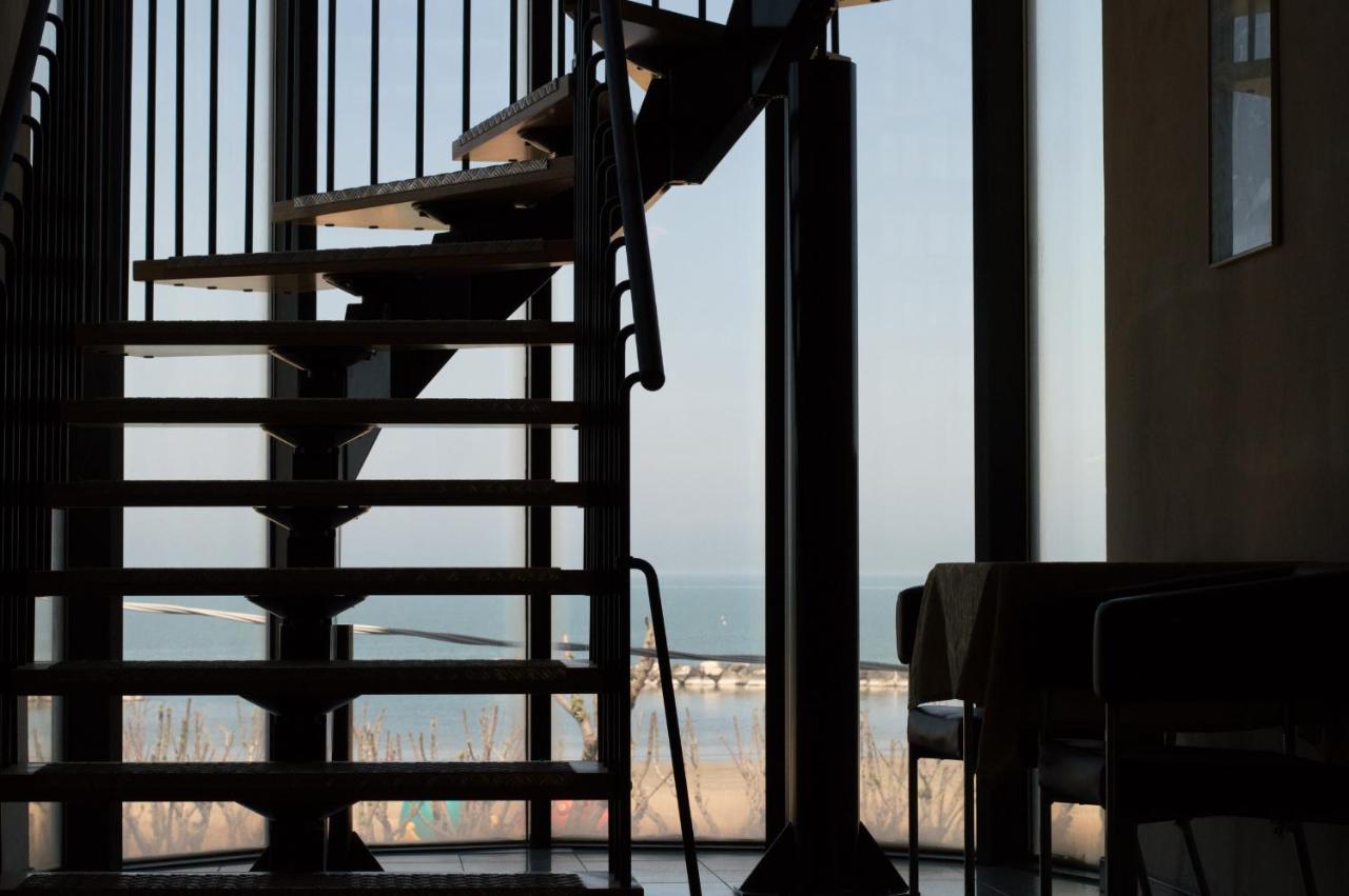 Amba Hotel Rimini Bagian luar foto