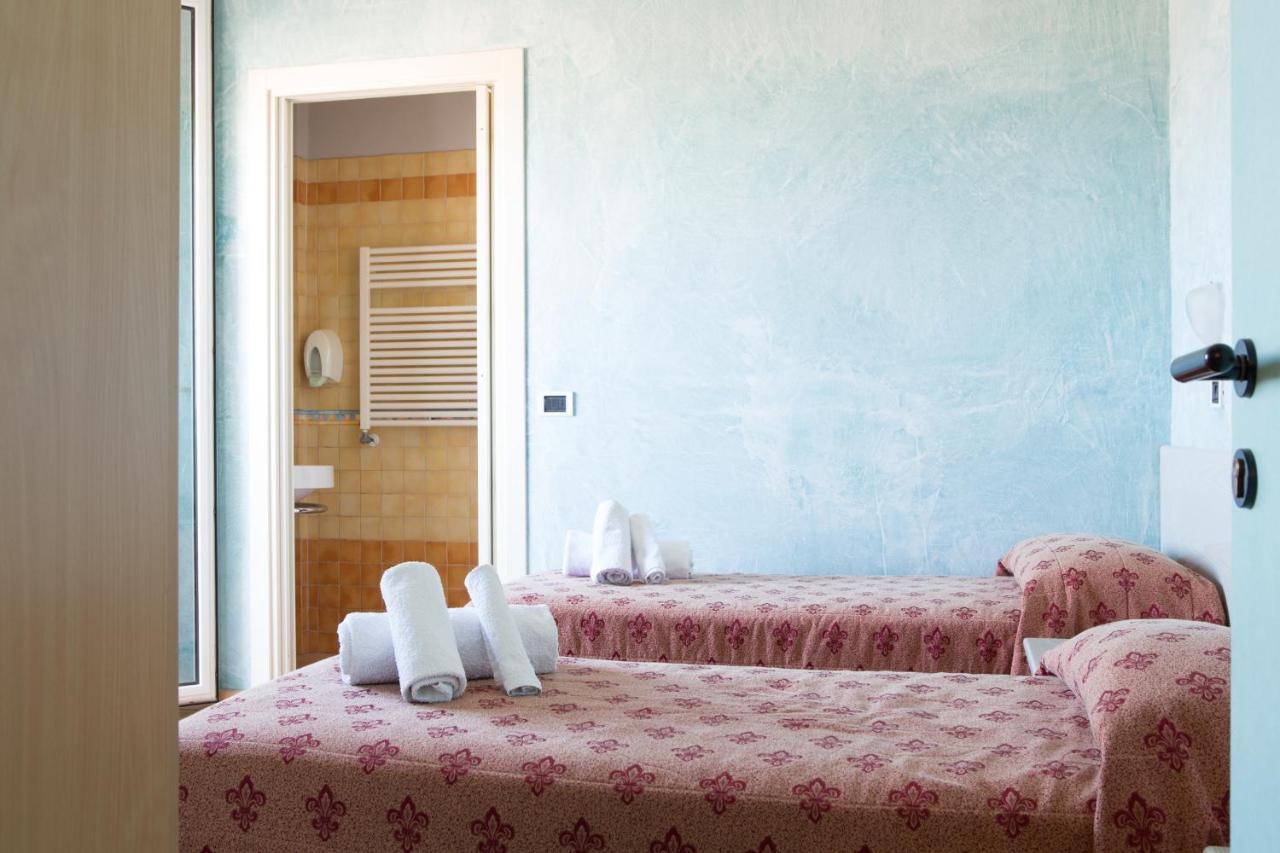 Amba Hotel Rimini Bagian luar foto