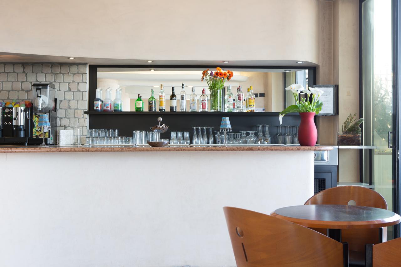 Amba Hotel Rimini Bagian luar foto